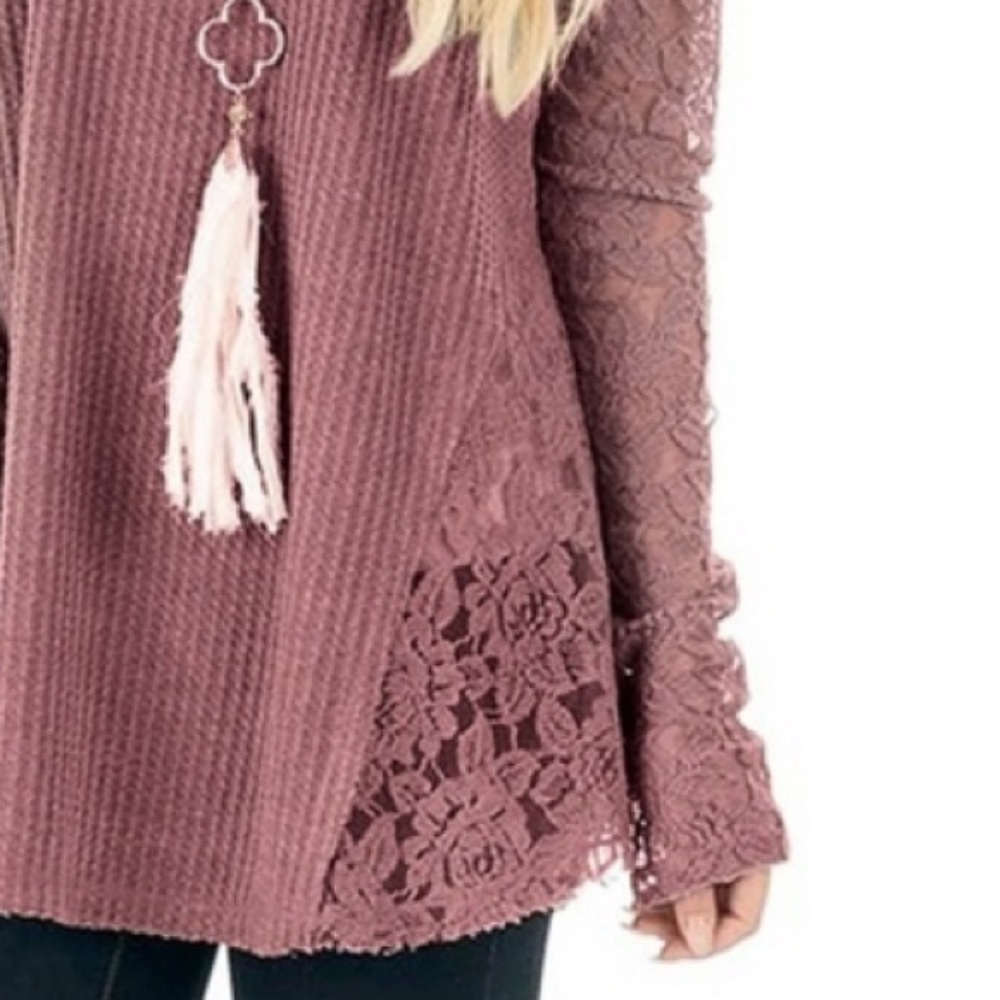 ONE LEFT❗️Tunic with Lace details - Picture 2 of 8